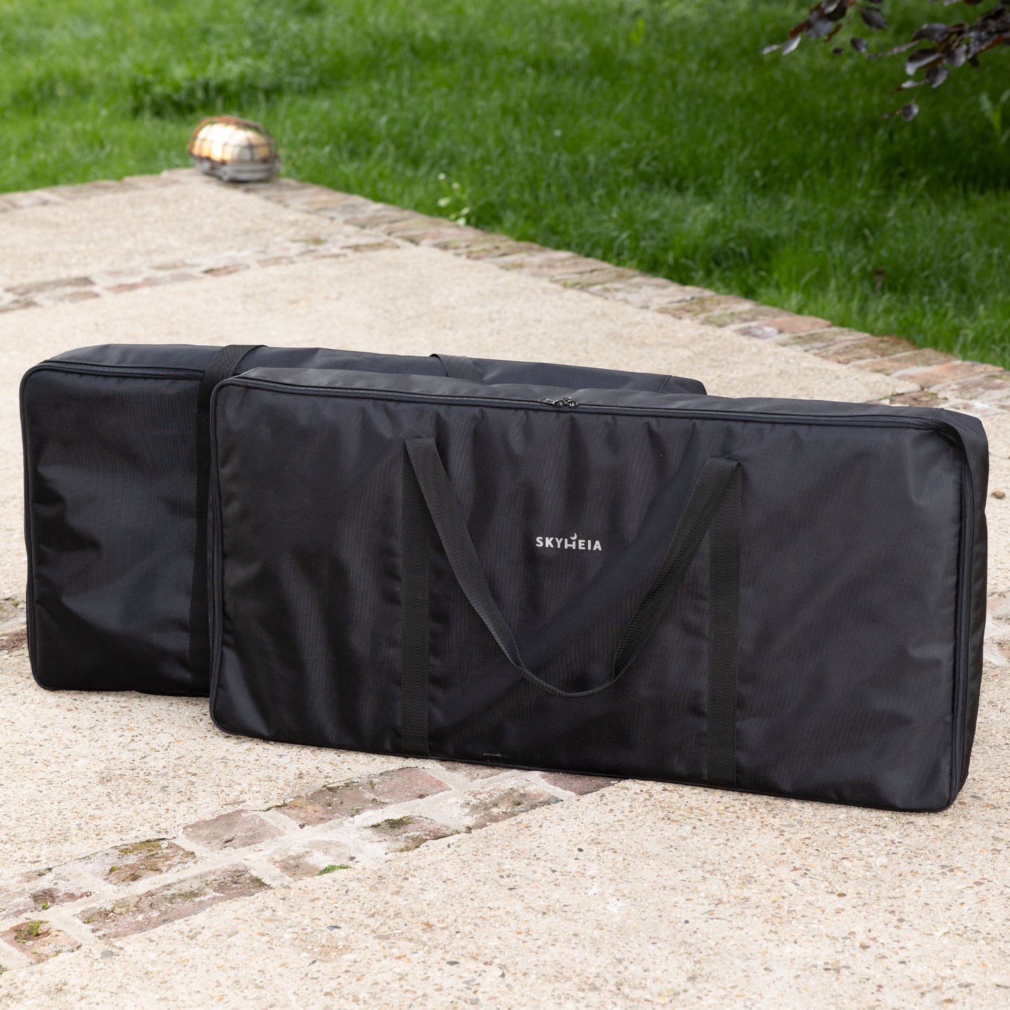 Wetterfestes Outdoor-Bett „SkyHeia” mit Insektenschutz (Set)