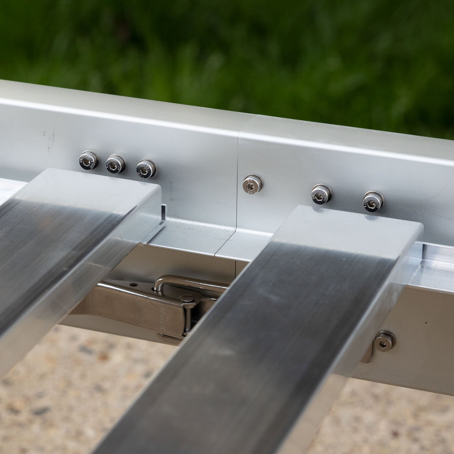 Doppelbett „ZweierHeia” mit Tau-, Regen- und Insektenschutz, sowie Gestänge (Vollausstattung, Set)